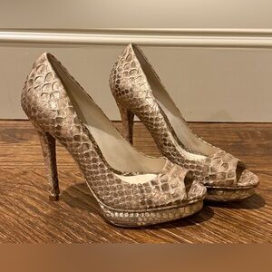 Alexandre Birman Womens Snakeskin Peep Toe Stiletto Heels Shoes Pumps Beige 7.5